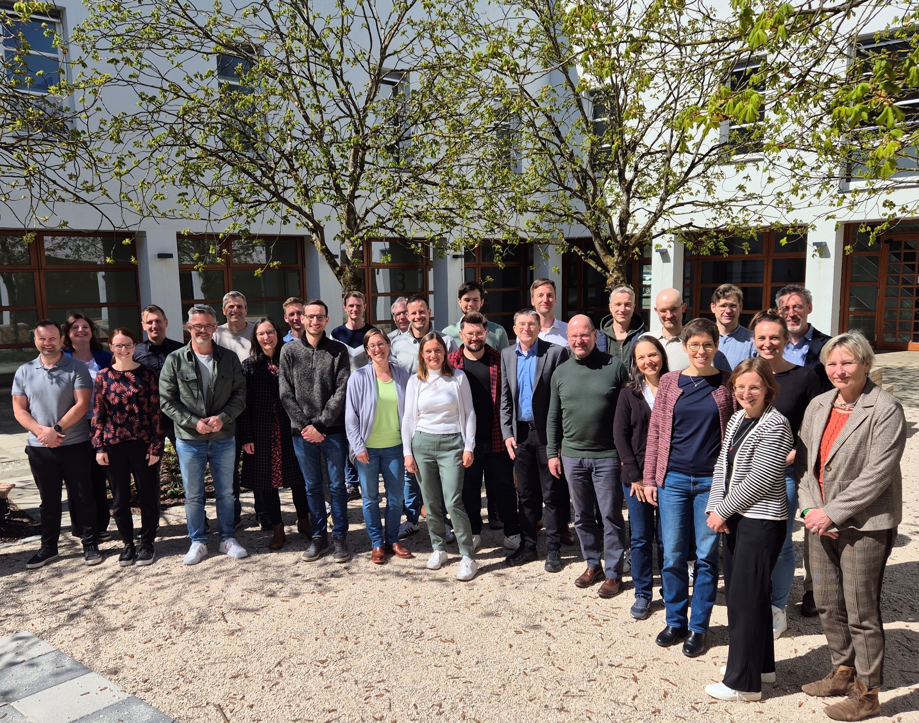 In diesem Jahr konnten 18 neue Dozentinnen und Dozenten aus vier unterschiedlichen Bereichen den zweitägigen Workshop zum Vernetzen und zur persönlichen Weiterentwicklung nutzen. In diesem Jahr konnten 18 neue Dozentinnen und Dozenten aus vier unterschiedlichen Bereichen den zweitägigen Workshop zum Vernetzen und zur persönlichen Weiterentwicklung nutzen.